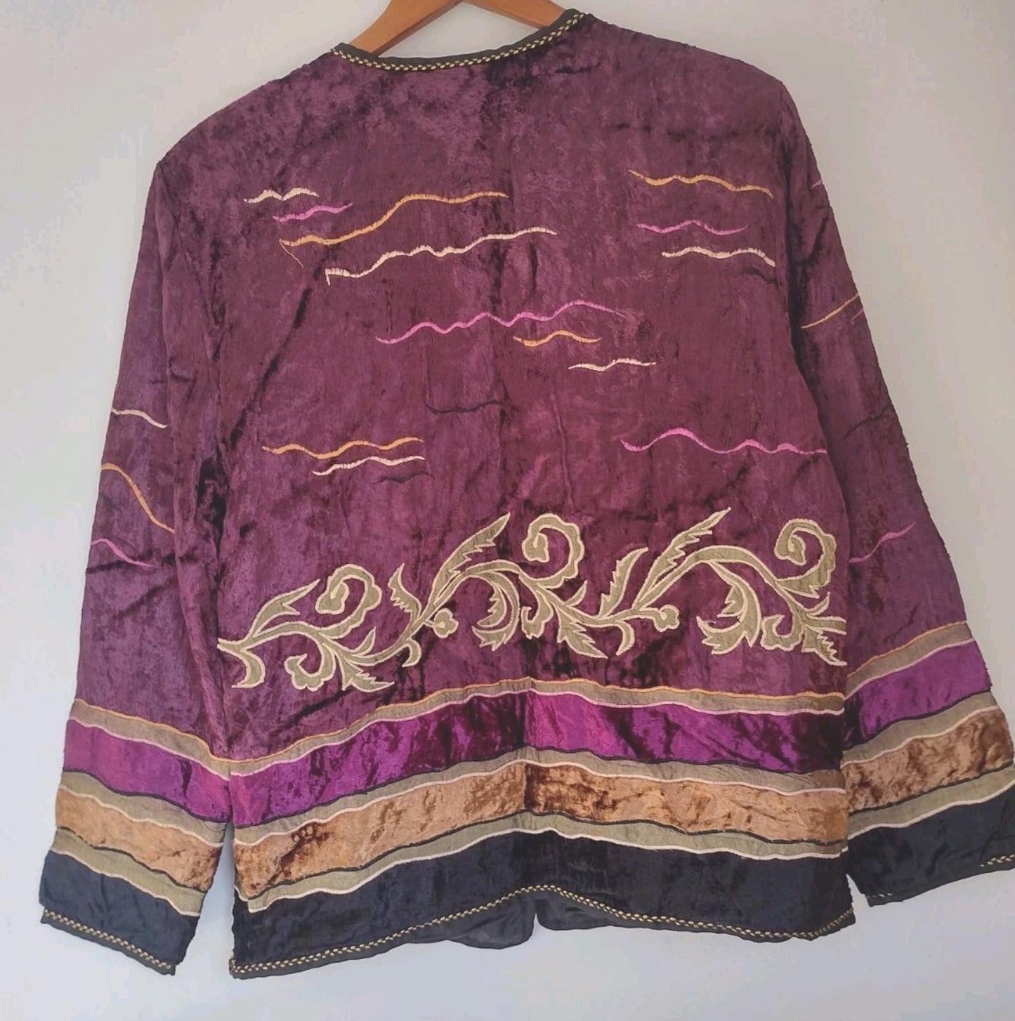 Vintage Allure Purple Velvet Embroidered Jacket M India Boho Art to Wear