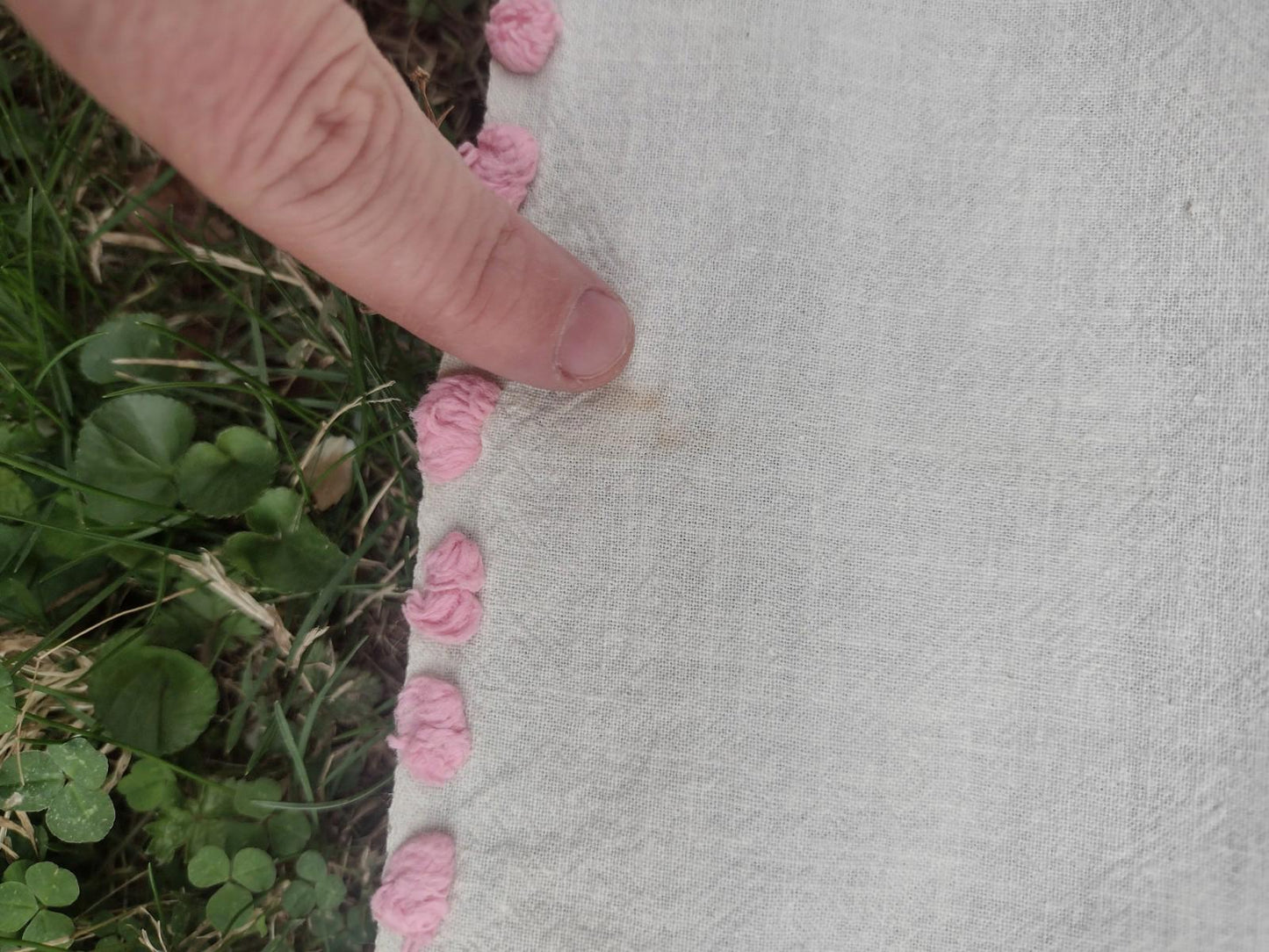 VTG 50s Tufted Yarn Duck Runner 30x60 Feedsack Dresser Scarf Pink Brown Cream
