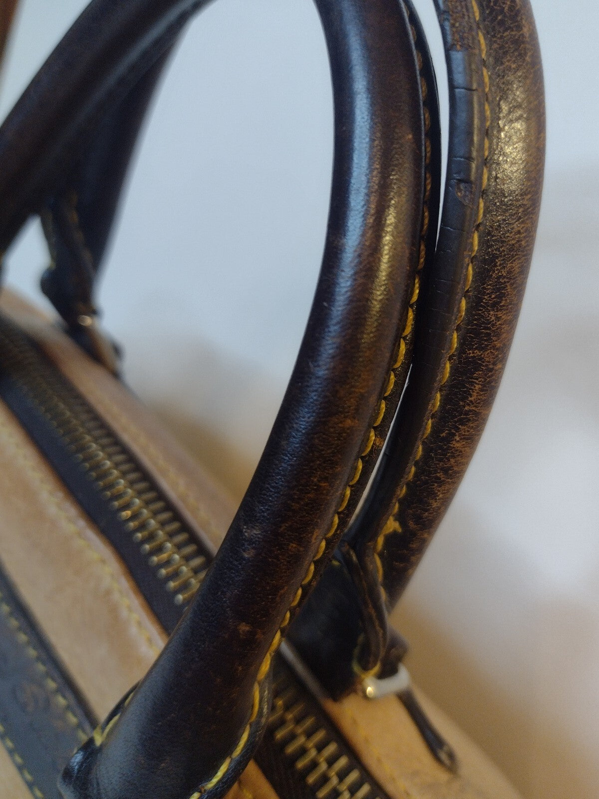 Dooney & Bourke Florentine Vachetta Leather Satchel Crossbody Bag Cream Brown