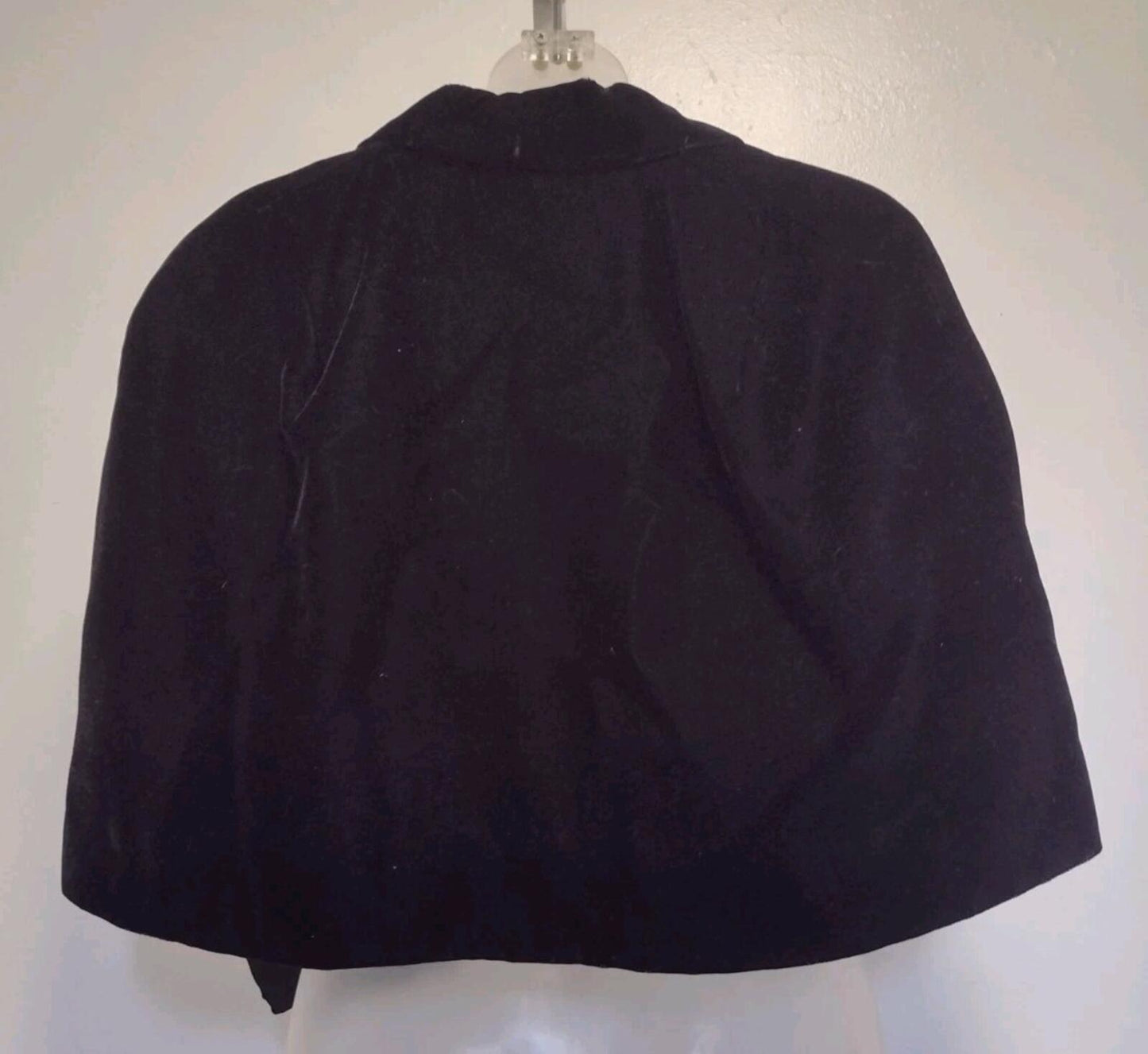 VTG 40s Black Velvet Opera Capelet Satin Lined Evening Wrap