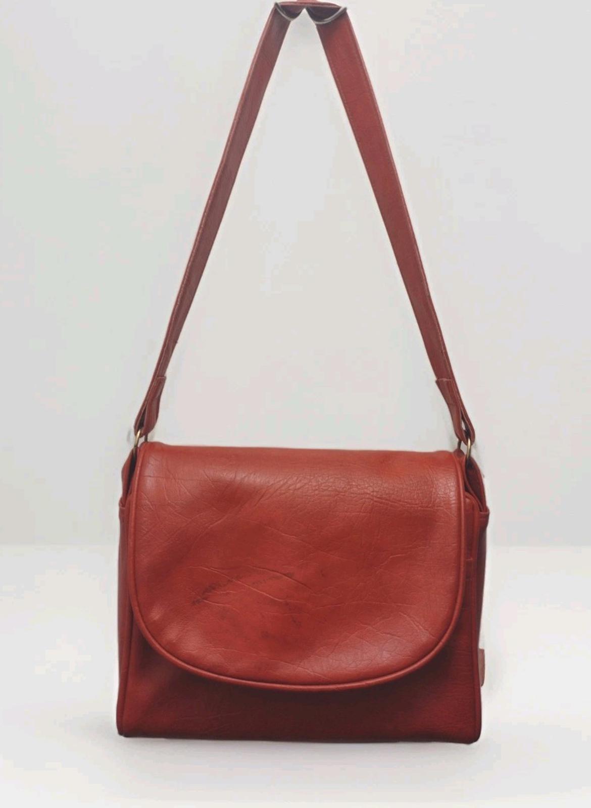 Vintage 70s Red Naugahyde Shoulder Bag Floral Lining Brass Zipper Beckys Mod