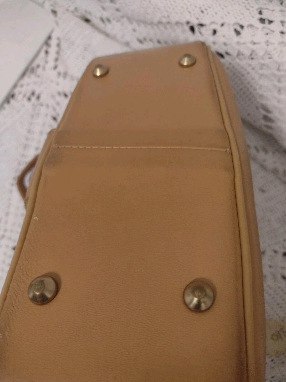 Vintage 70s DeerWear Genuine Deerskin Leather Shoulder Bag USA 11x8x4 Camel