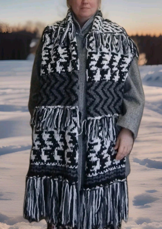100x16" Hand-Knit Graphic Scarf Monochrome Zigzag Pattern Artisan Fringe Roving