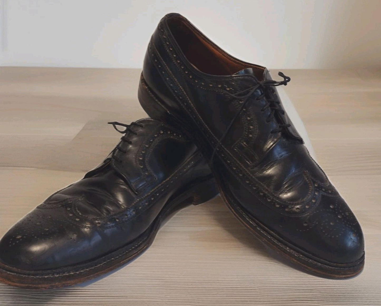 Vintage Royal Tweed Cheaney Church’s Wingtip Brogues Black UK Made Sz 11