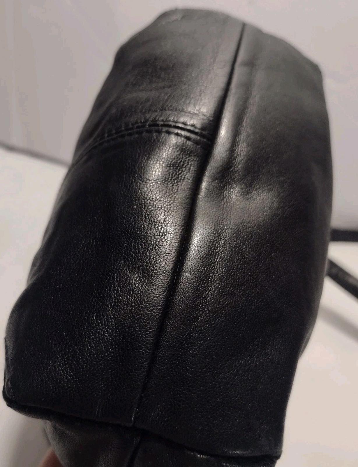 Kenneth Cole New York Small Should Bag Black Leather Outside Pocket Zip Closure