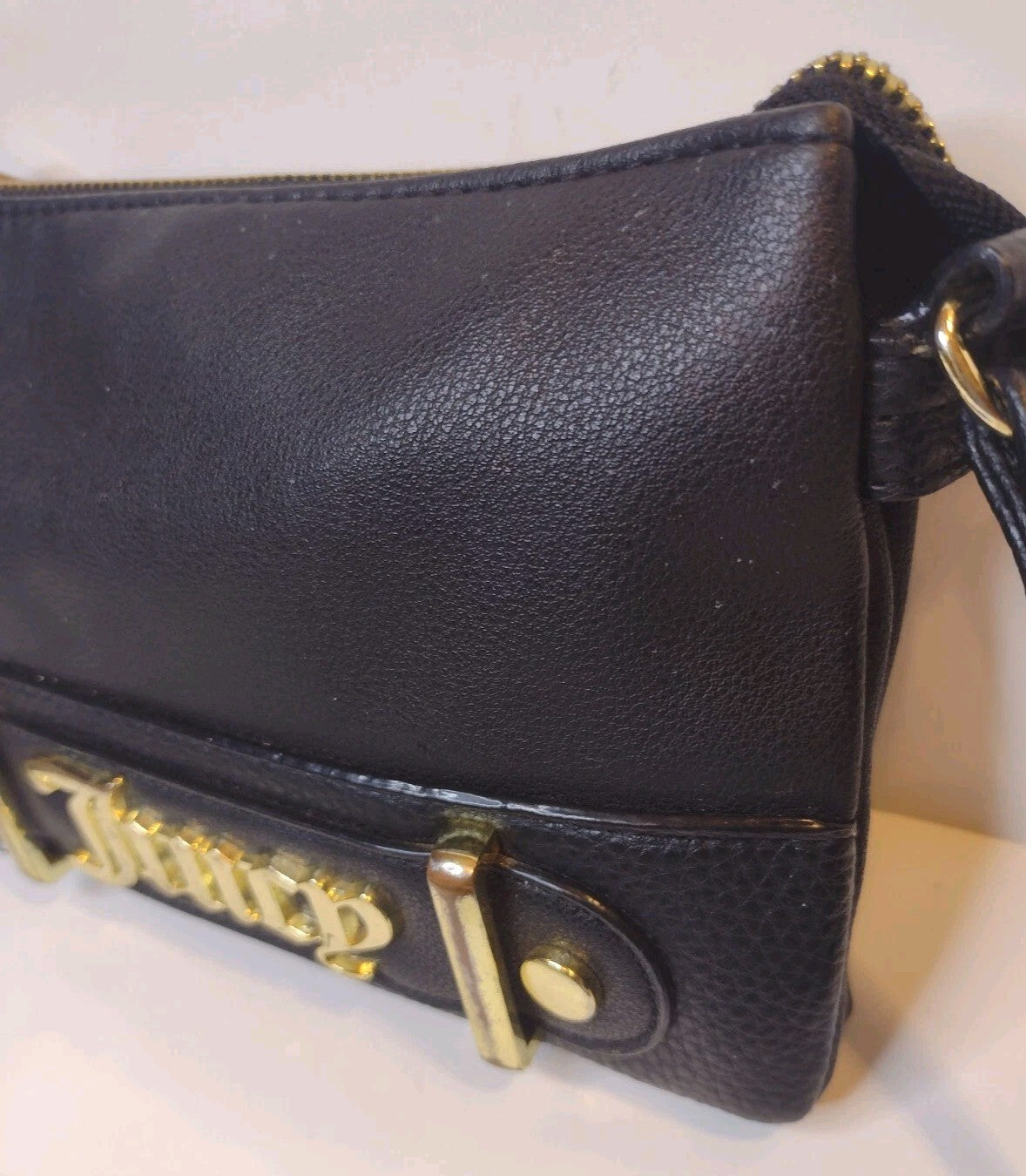 Juicy Couture Black Crossbody Bag Faux Leather Y2K Gold Logo Adjustable Strap