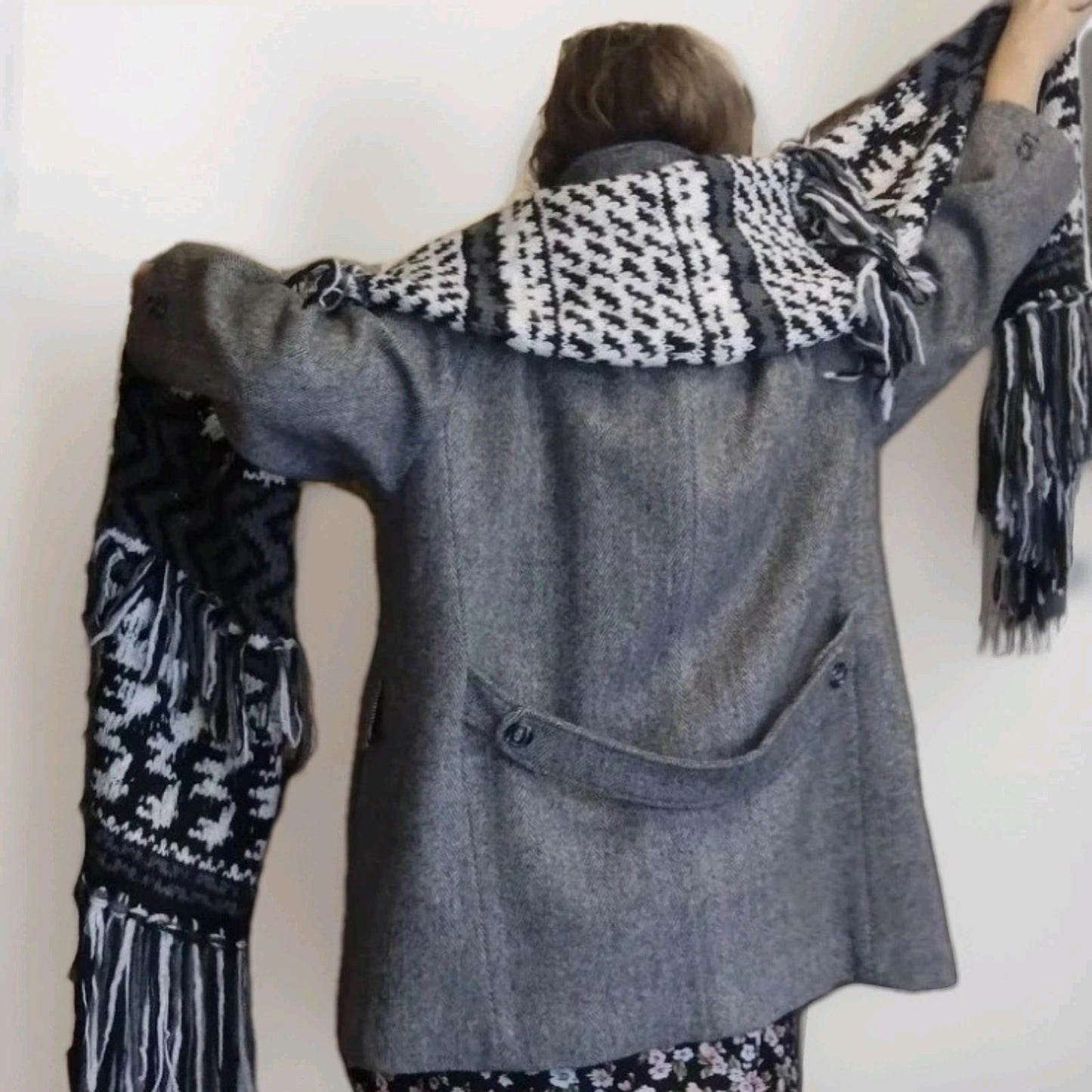 100x16" Hand-Knit Graphic Scarf Monochrome Zigzag Pattern Artisan Fringe Roving