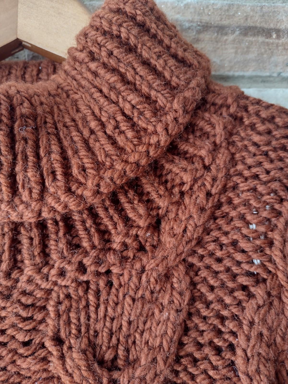 🧶Chunky Hand Knit Cable Turtleneck Vest / Tunic Mahogany Brown Sz L