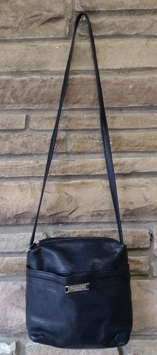 Kenneth Cole New York Small Should Bag Black Leather Outside Pocket Zip Closure