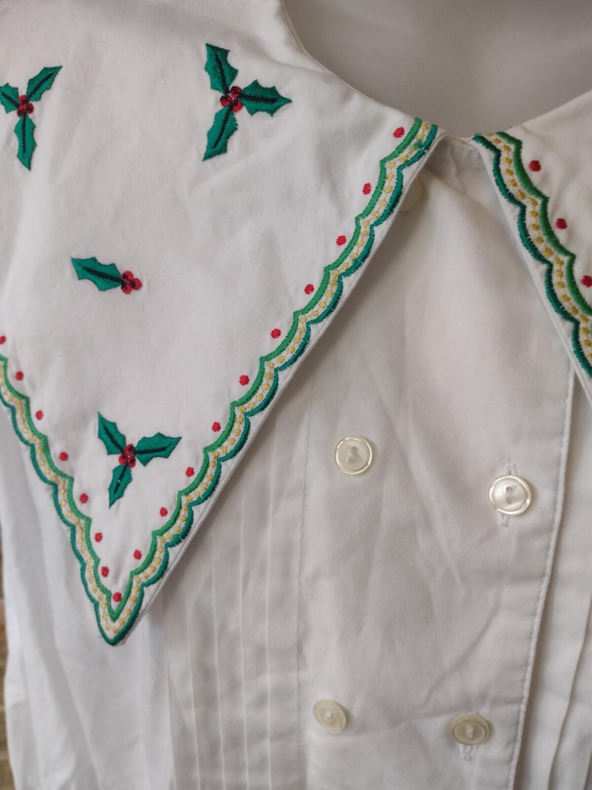 Westbound 12 Vintage Holiday Blouse Embroidered Holly Prairie Korea