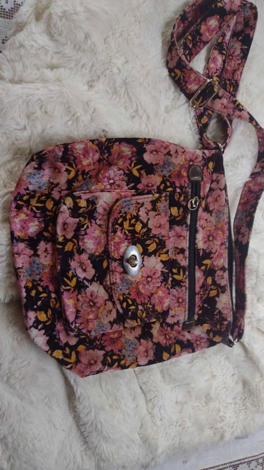 Vintage floral velvet crossbody bag