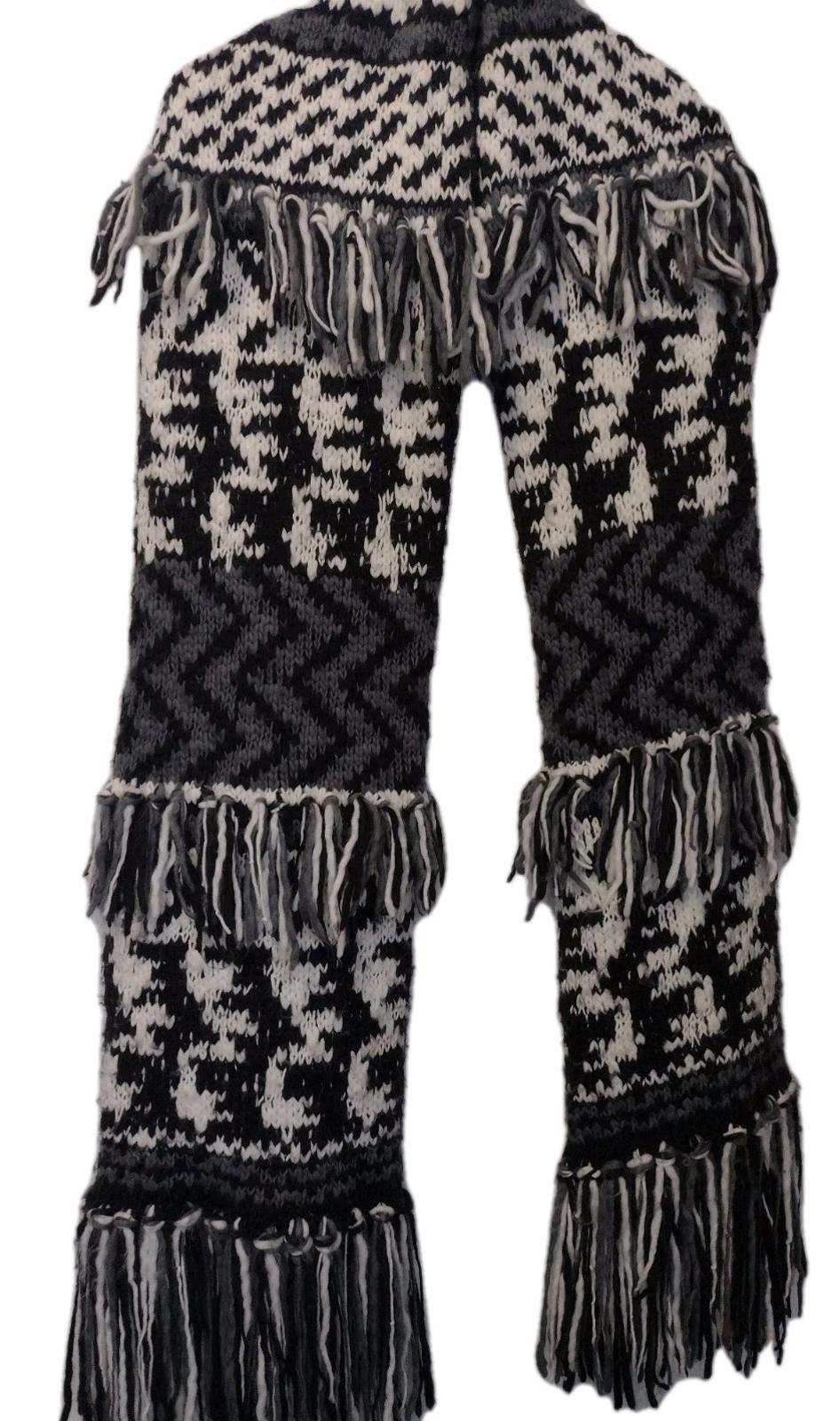100x16" Hand-Knit Graphic Scarf Monochrome Zigzag Pattern Artisan Fringe Roving