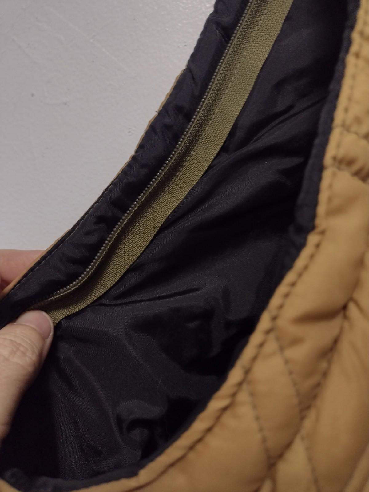 Vintage 70s Sigallo Padded Nylon Puffer Vest Rare Zigzag Stitch Gold Tan Sz M