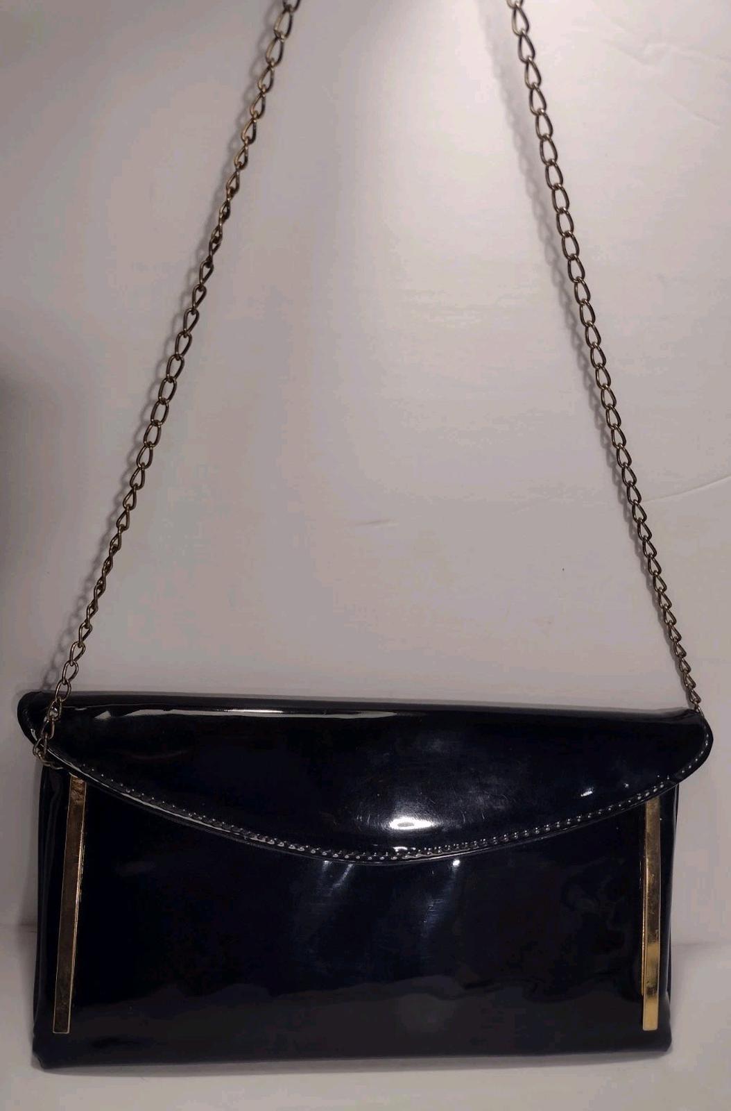 Vintage 1970s Black Patent Clutch Purse Gold Bar Accent Tuck‑In Chain Bag