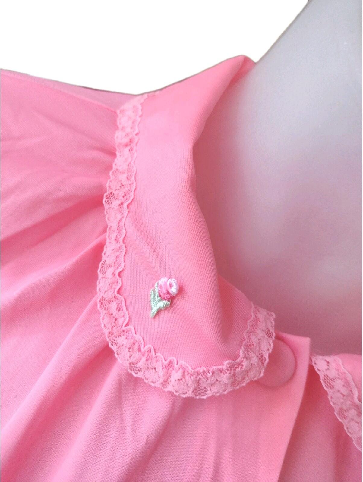 VTG 60s Herson Kickernick Pink Nylon Robe L Lace Trim Rose Applique Full Button