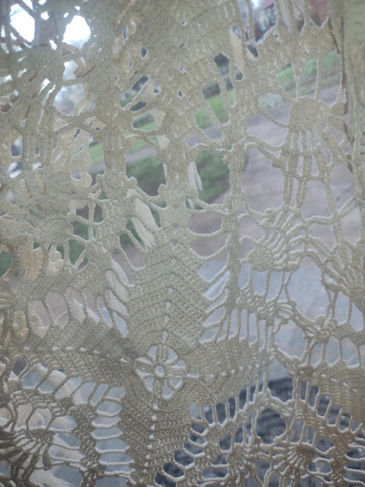 Vintage 50s Hand Crochet Cotton Lace Bedspread 82x100 Fringe Openwork Ivory