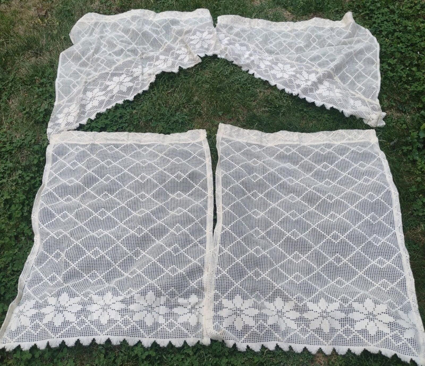 7 Pc Set VTG 70s Lace Tier/Café Curtains Poly Open Weave Floral Scalloped Fringe