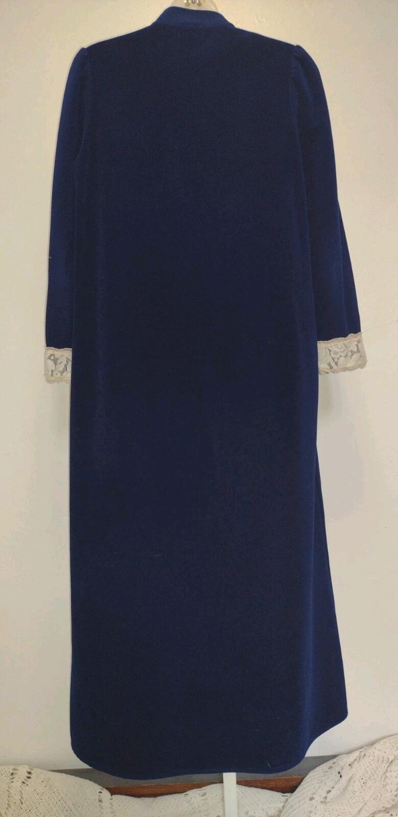 Vintage Vanity Fair Velour Lace Trim Zip Robe Navy Blue 70s USA XS Lounge