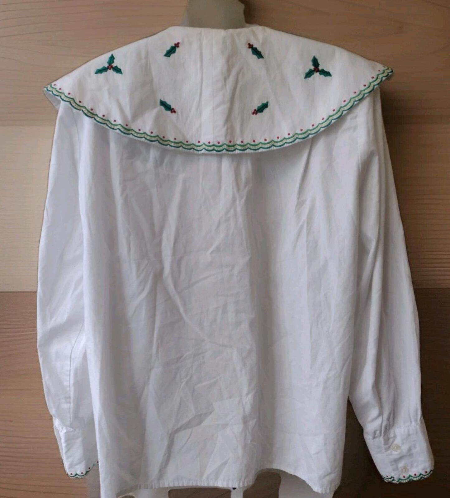 Westbound 12 Vintage Holiday Blouse Embroidered Holly Prairie Korea