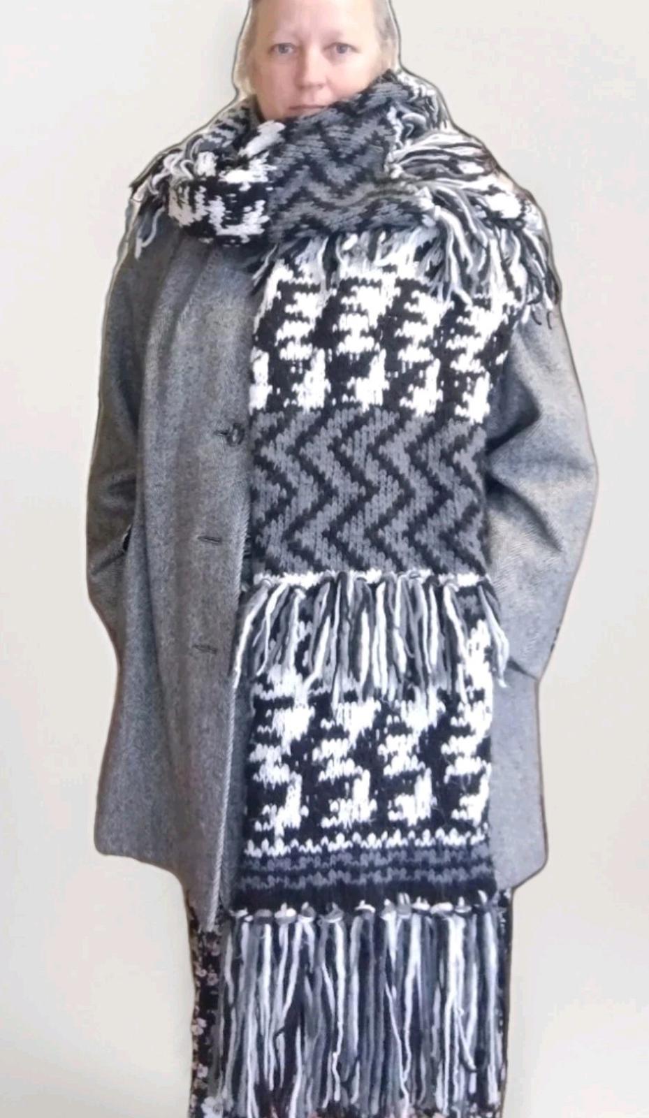 100x16" Hand-Knit Graphic Scarf Monochrome Zigzag Pattern Artisan Fringe Roving