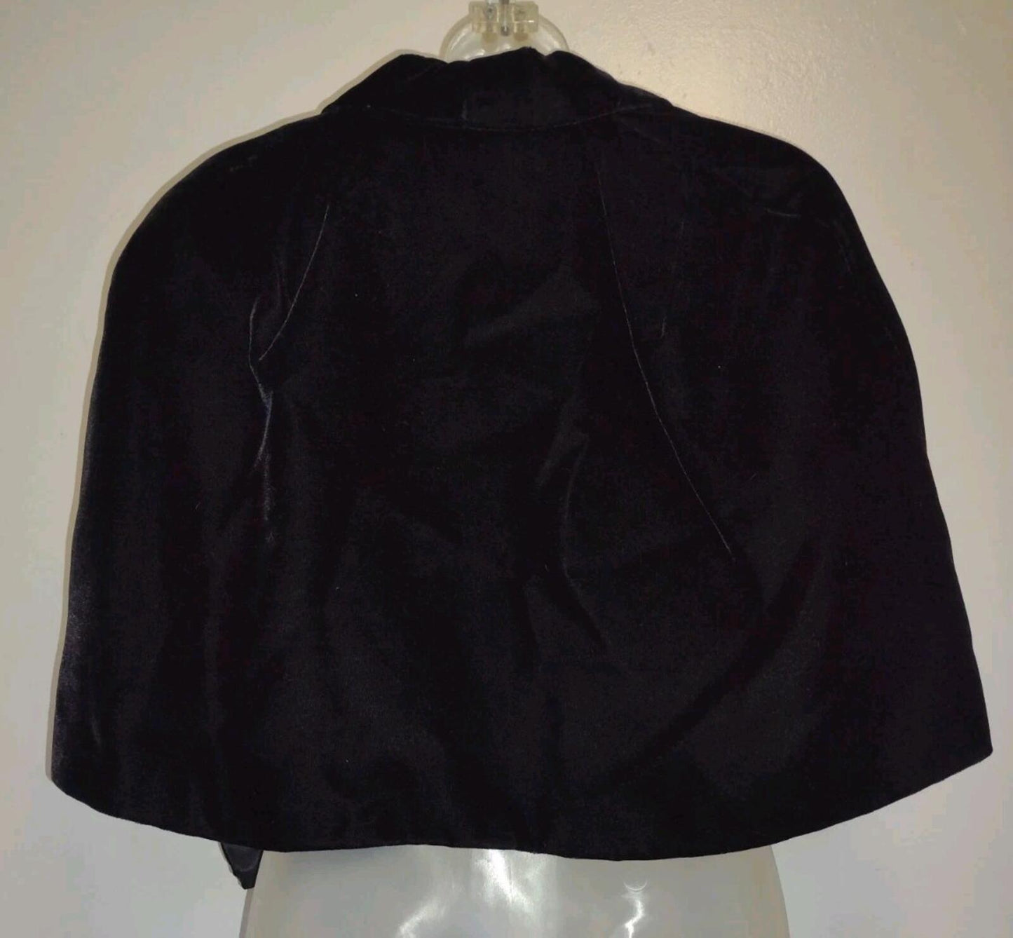 VTG 40s Black Velvet Opera Capelet Satin Lined Evening Wrap