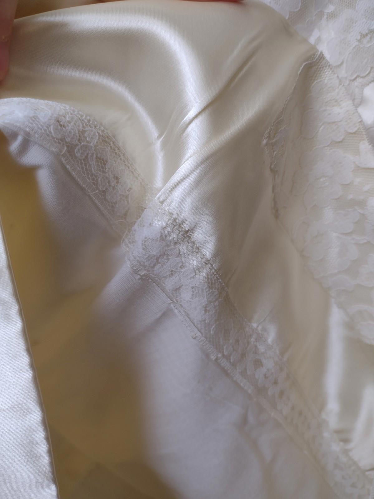 🔥 VTG 1960s Custom Catherine Chappell Ivory Satin Wedding Dress w/ Capelet