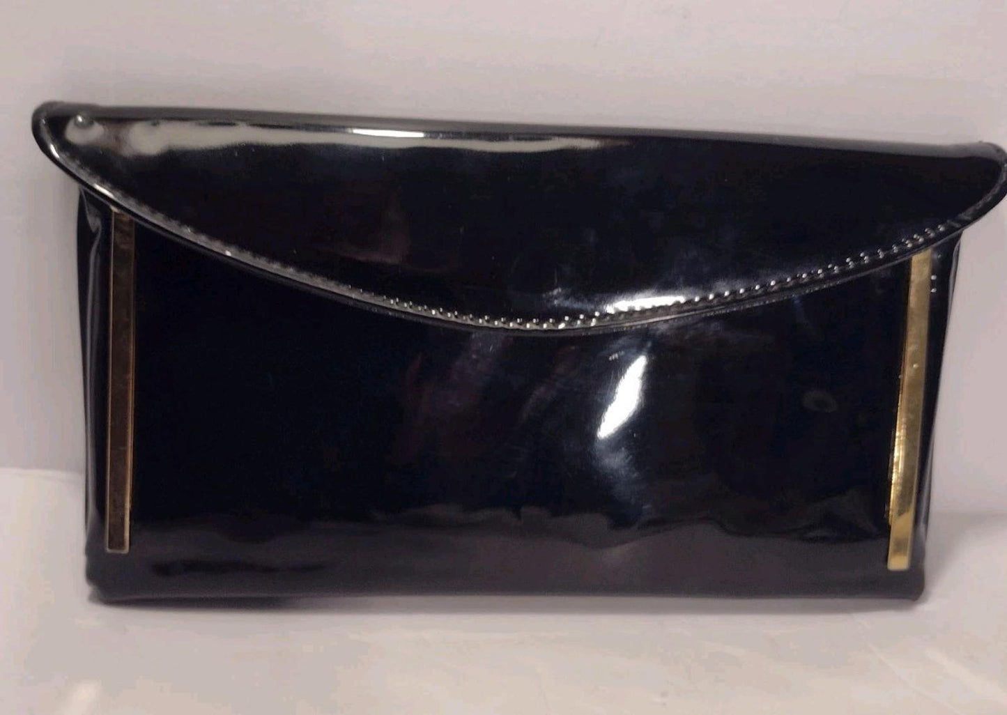 Vintage 1970s Black Patent Clutch Purse Gold Bar Accent Tuck‑In Chain Bag