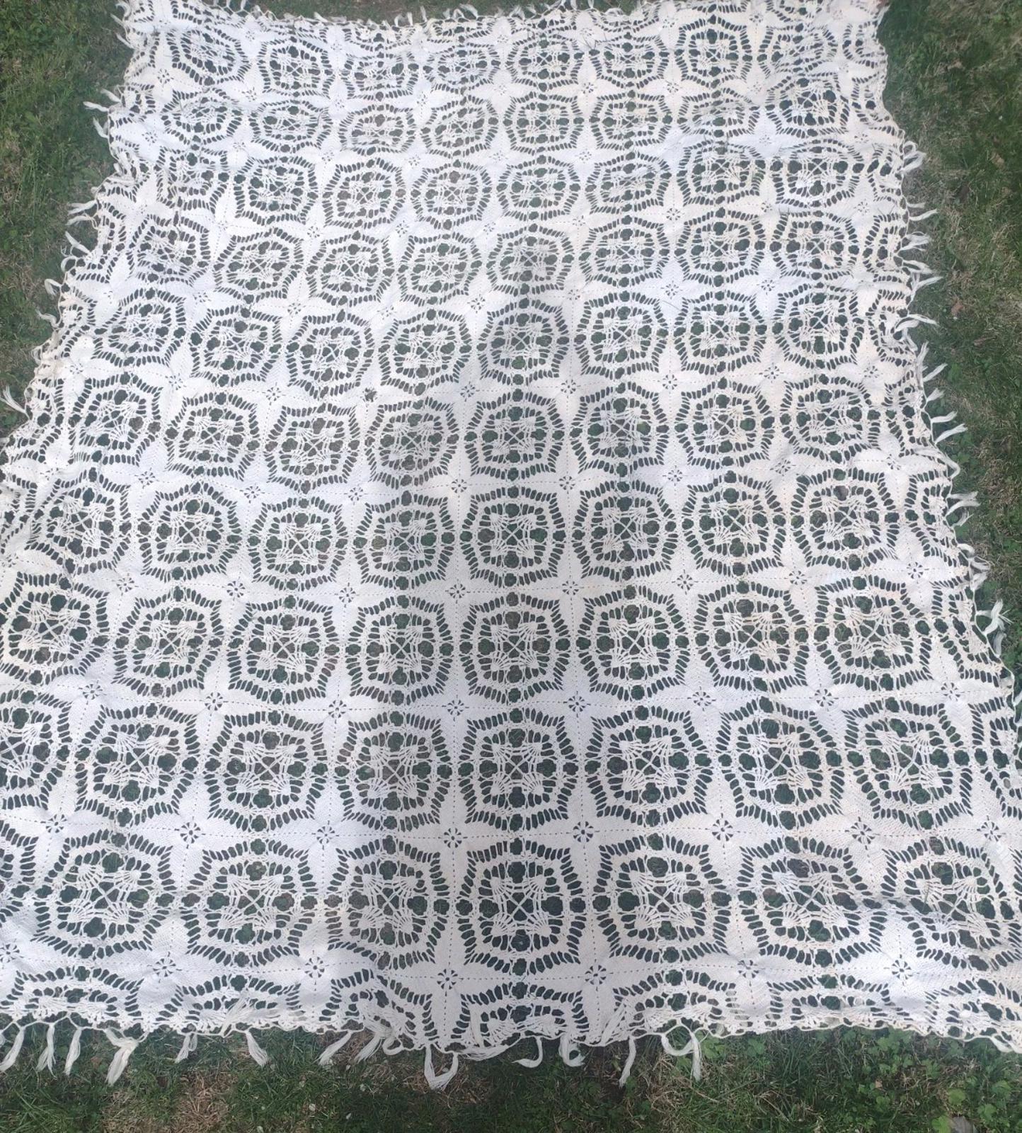 Vintage 50s Hand Crochet Cotton Lace Bedspread 82x100 Fringe Openwork Ivory