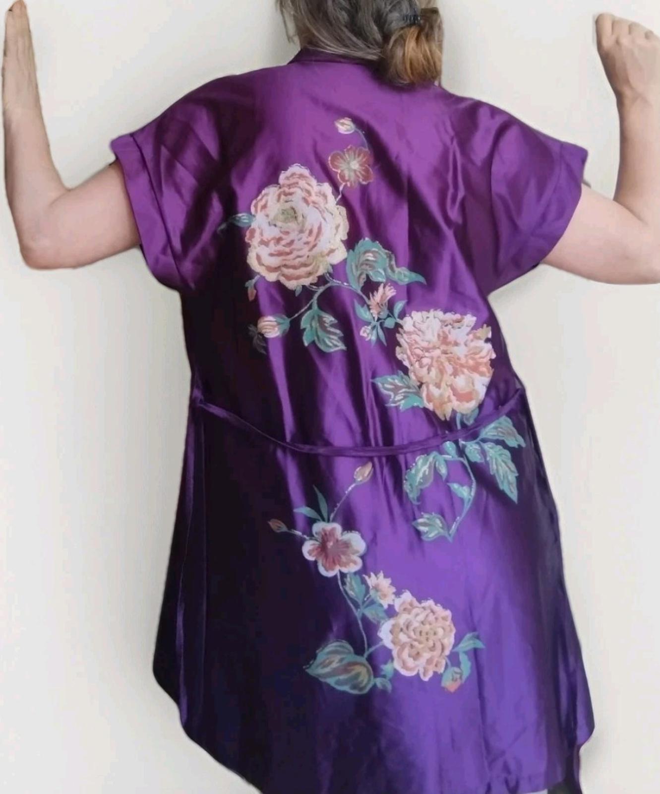 Vintage Julie Girl Purple Satin Robe Hand-Painted Floral Artwear Kimono 1980s