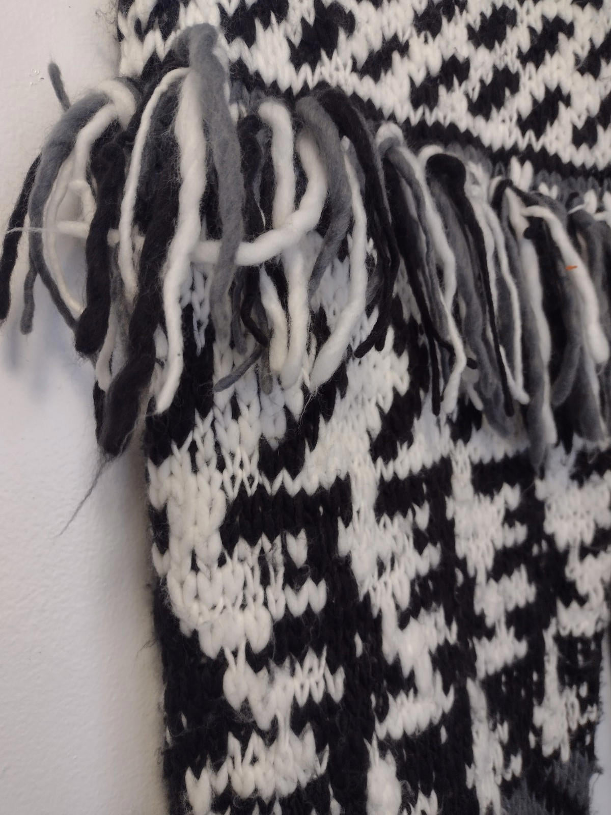100x16" Hand-Knit Graphic Scarf Monochrome Zigzag Pattern Artisan Fringe Roving