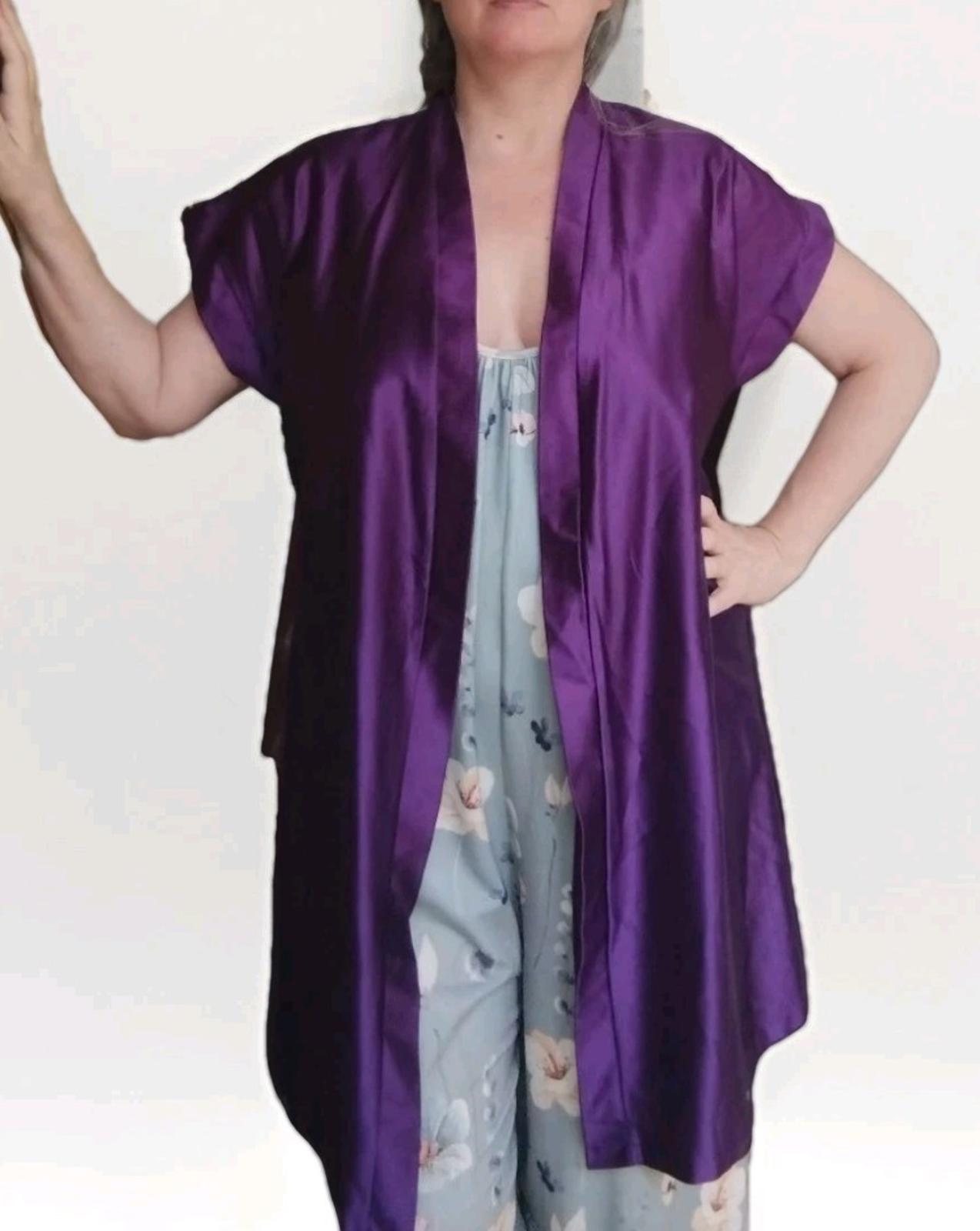 Vintage Julie Girl Purple Satin Robe Hand-Painted Floral Artwear Kimono 1980s