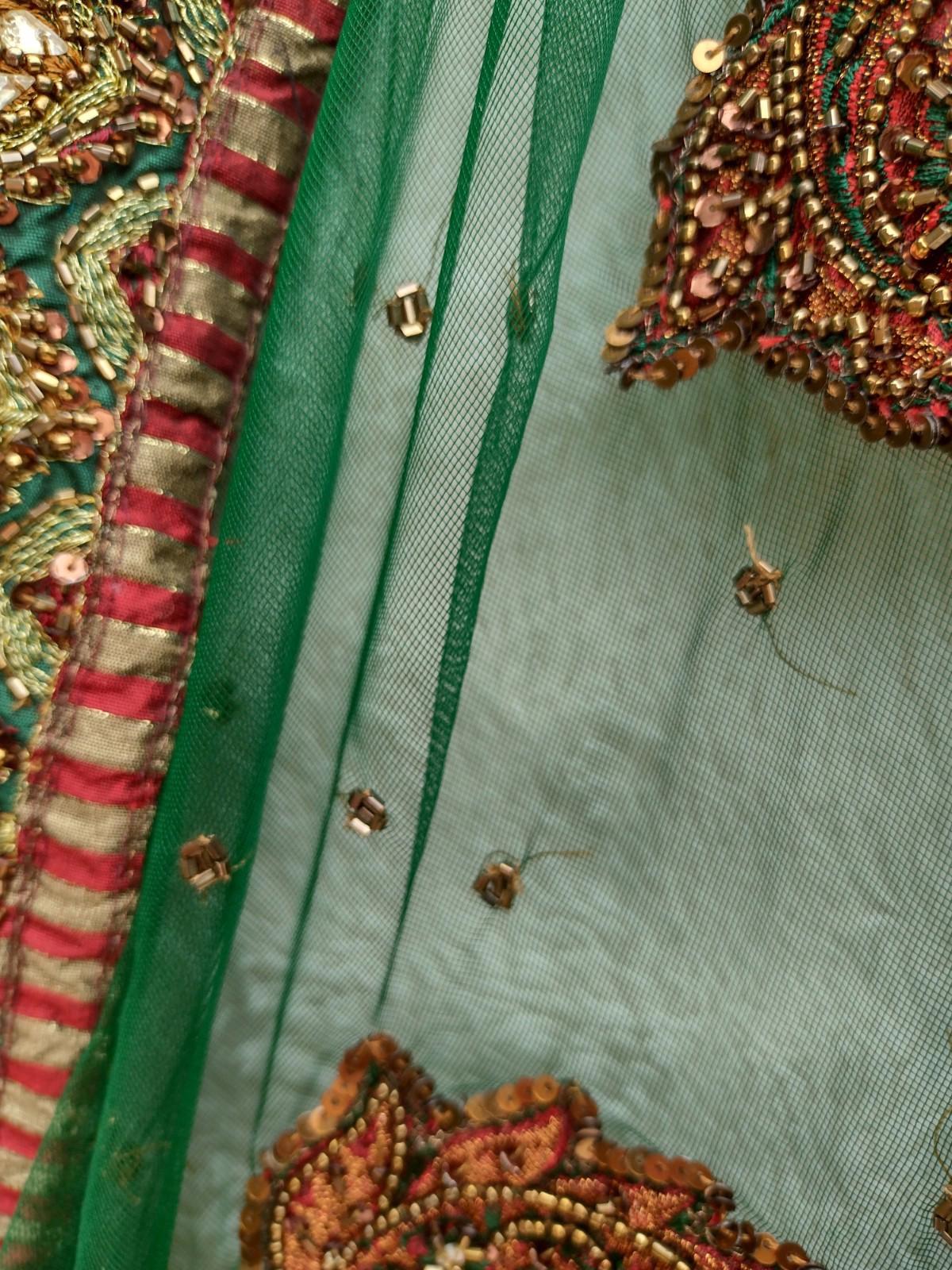 Rare 18ft Hand Embroidered Indian Textile Zardozi Bridal Dupatta Panel Red Green