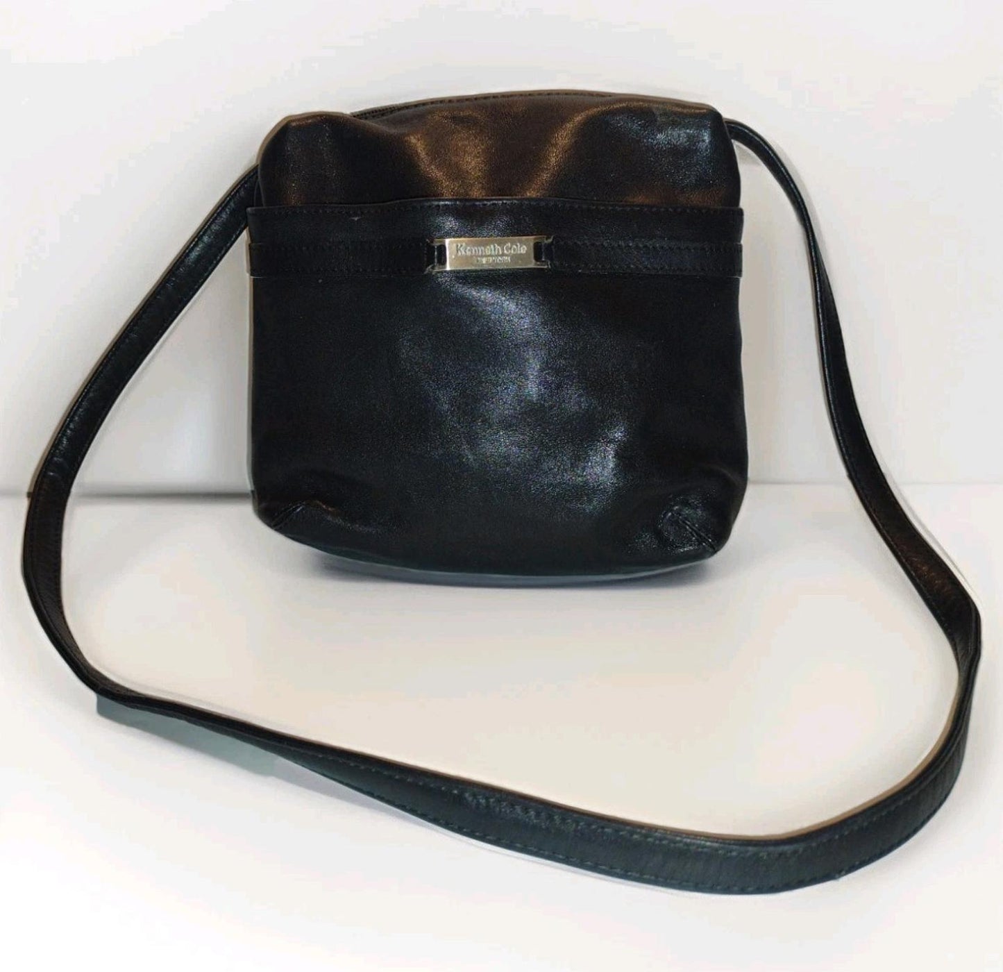 Kenneth Cole New York Small Should Bag Black Leather Outside Pocket Zip Closure