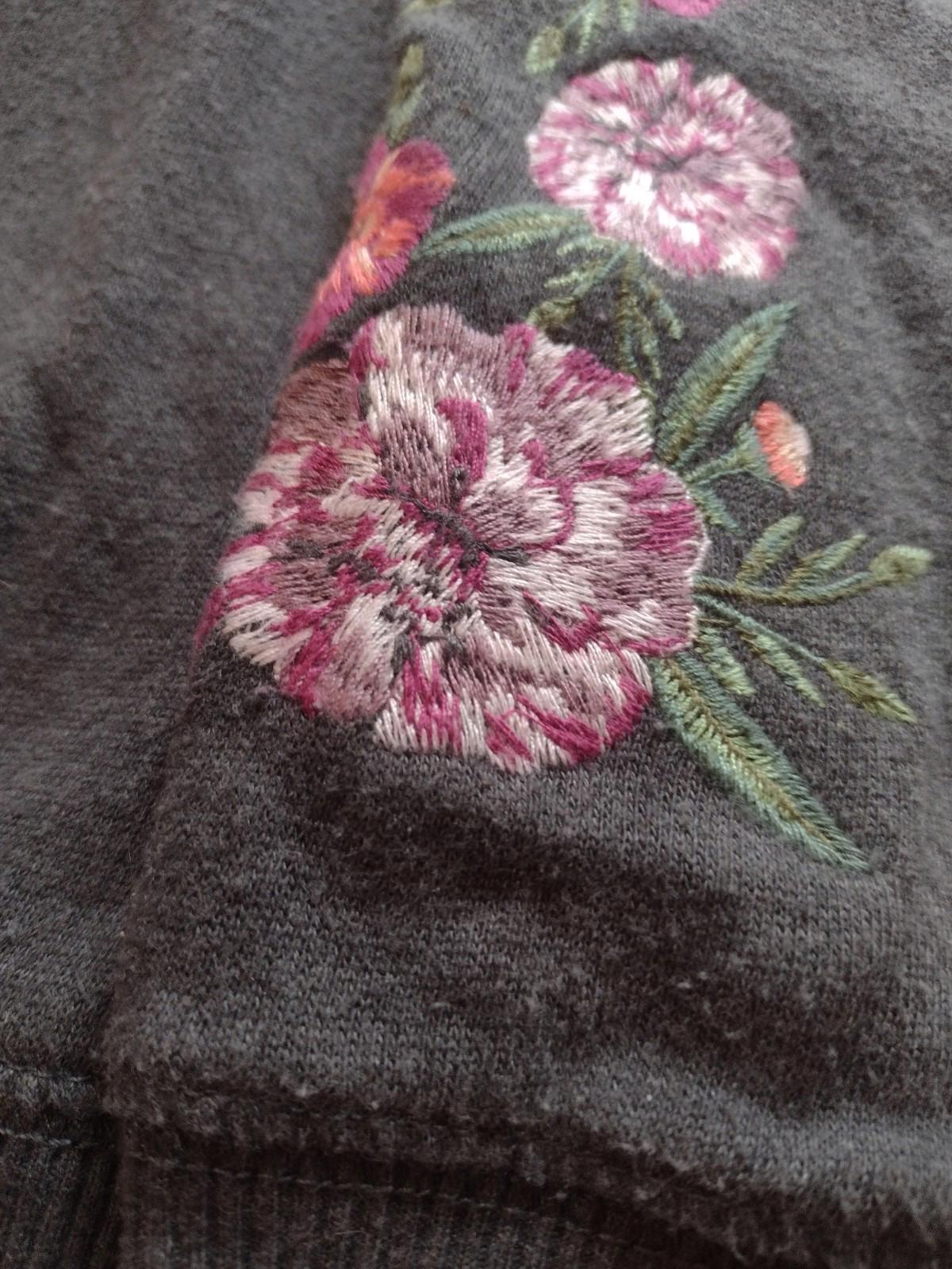 Gray Aeropostale Pink Embroidered Floral Sleeve Sweater Sweatshirt XS