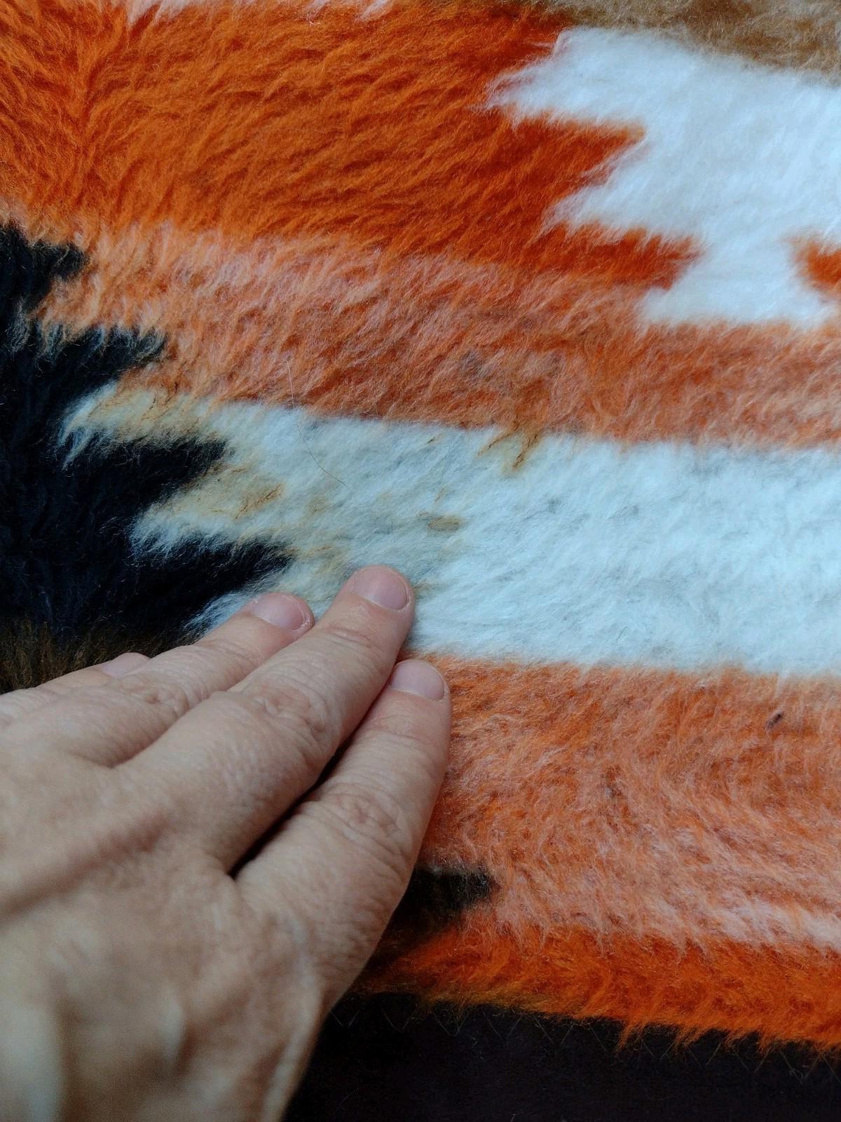 VTG 70s Beacon Blanket WPL 1675 Fuzzy Acrilan Alpaca Look USA 62x74 Washable