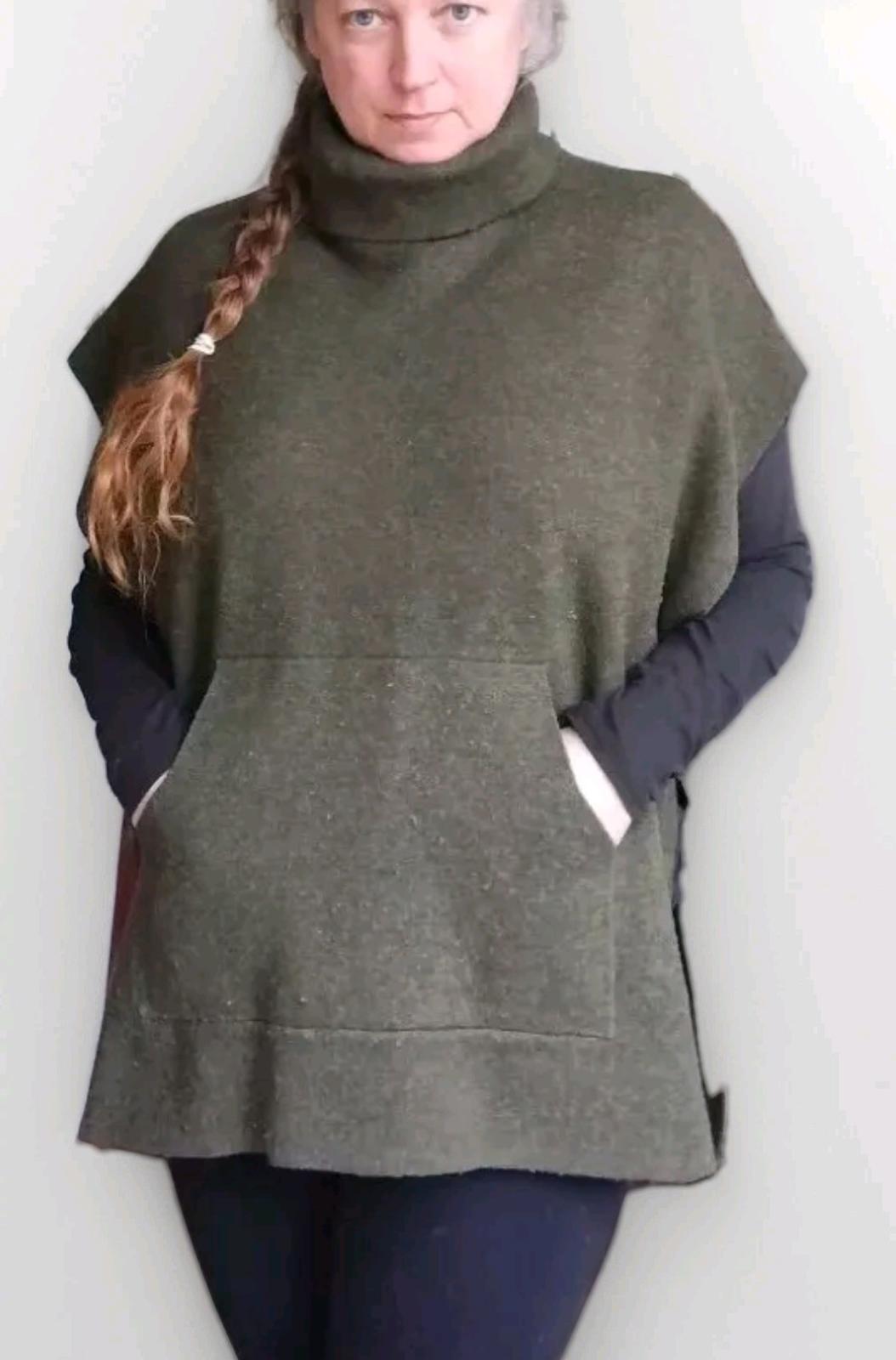 Kerisma Kanga Poncho Sweater Tunic Turtle Neck Boxy Oversized M / L Army Green