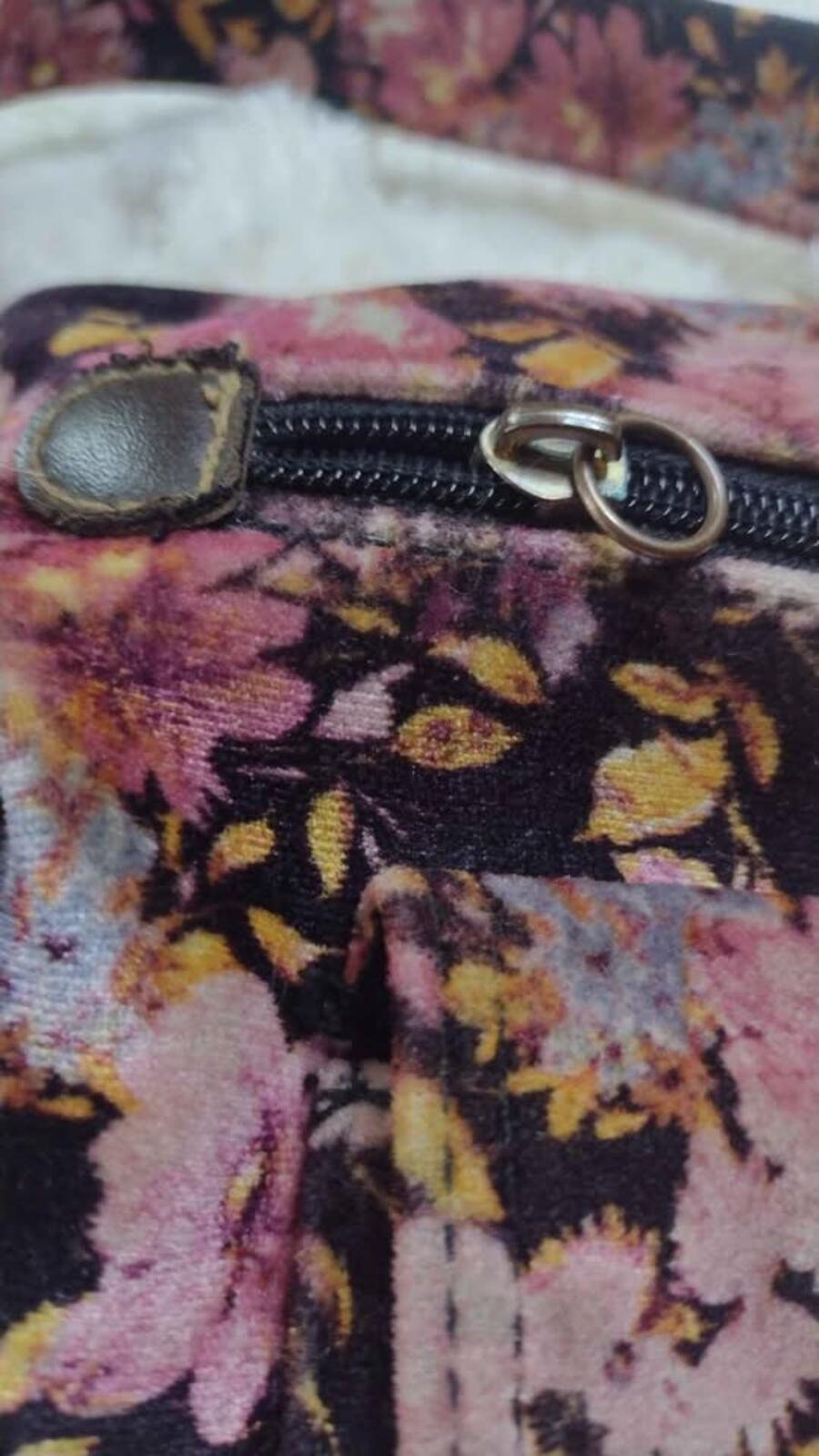 Vintage floral velvet crossbody bag