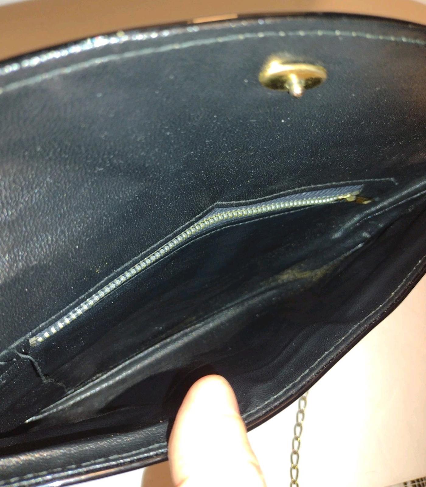 Vintage 1970s Black Patent Clutch Purse Gold Bar Accent Tuck‑In Chain Bag