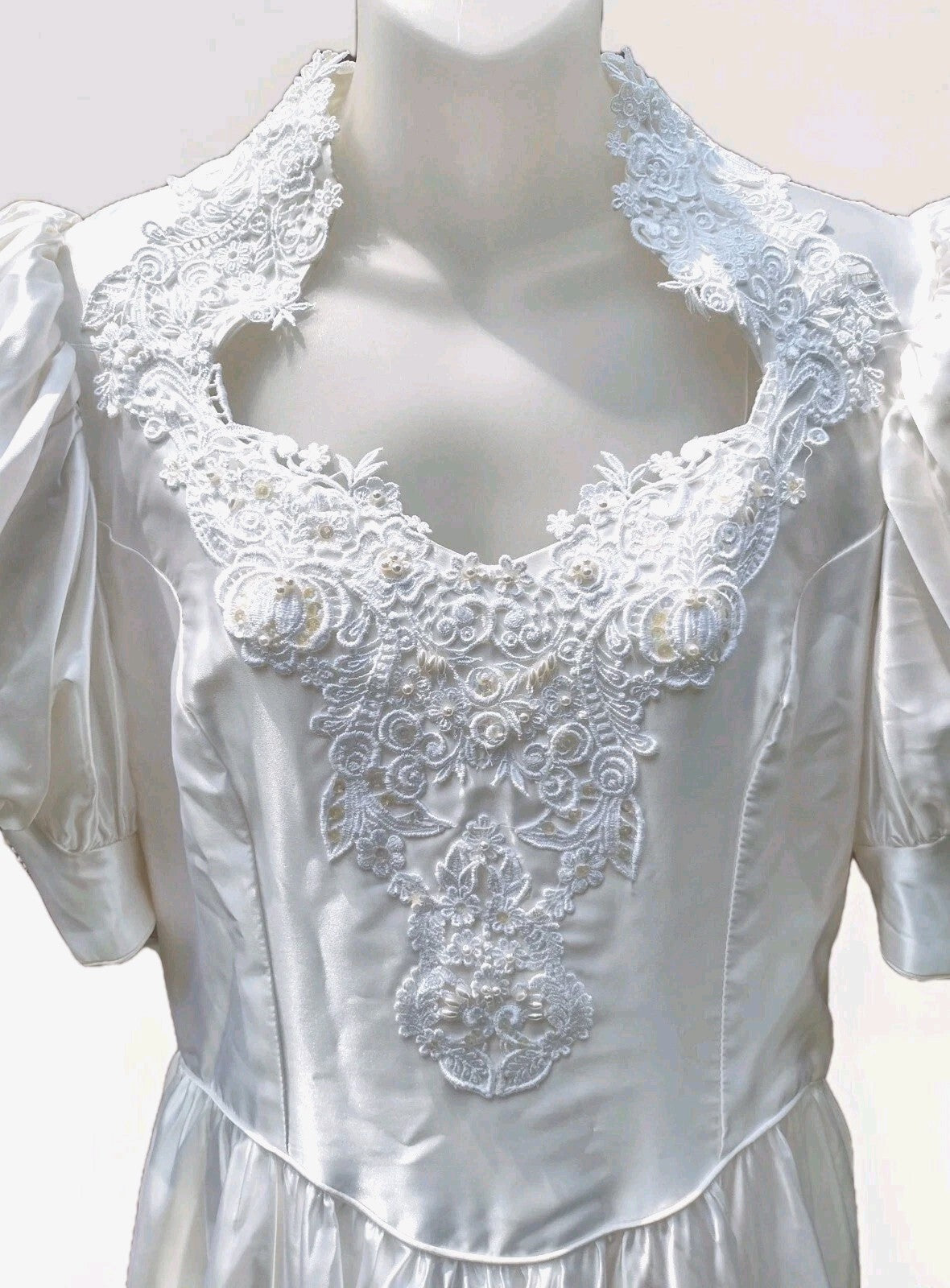 Vintage Alfred Angelo Wedding Gown Satin Lace Beaded Puff Sleeve Train USA 15/16