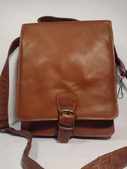 Boulder Ridge Full Grain Leather Messenger Bag Plaid Lining Organizer Brown