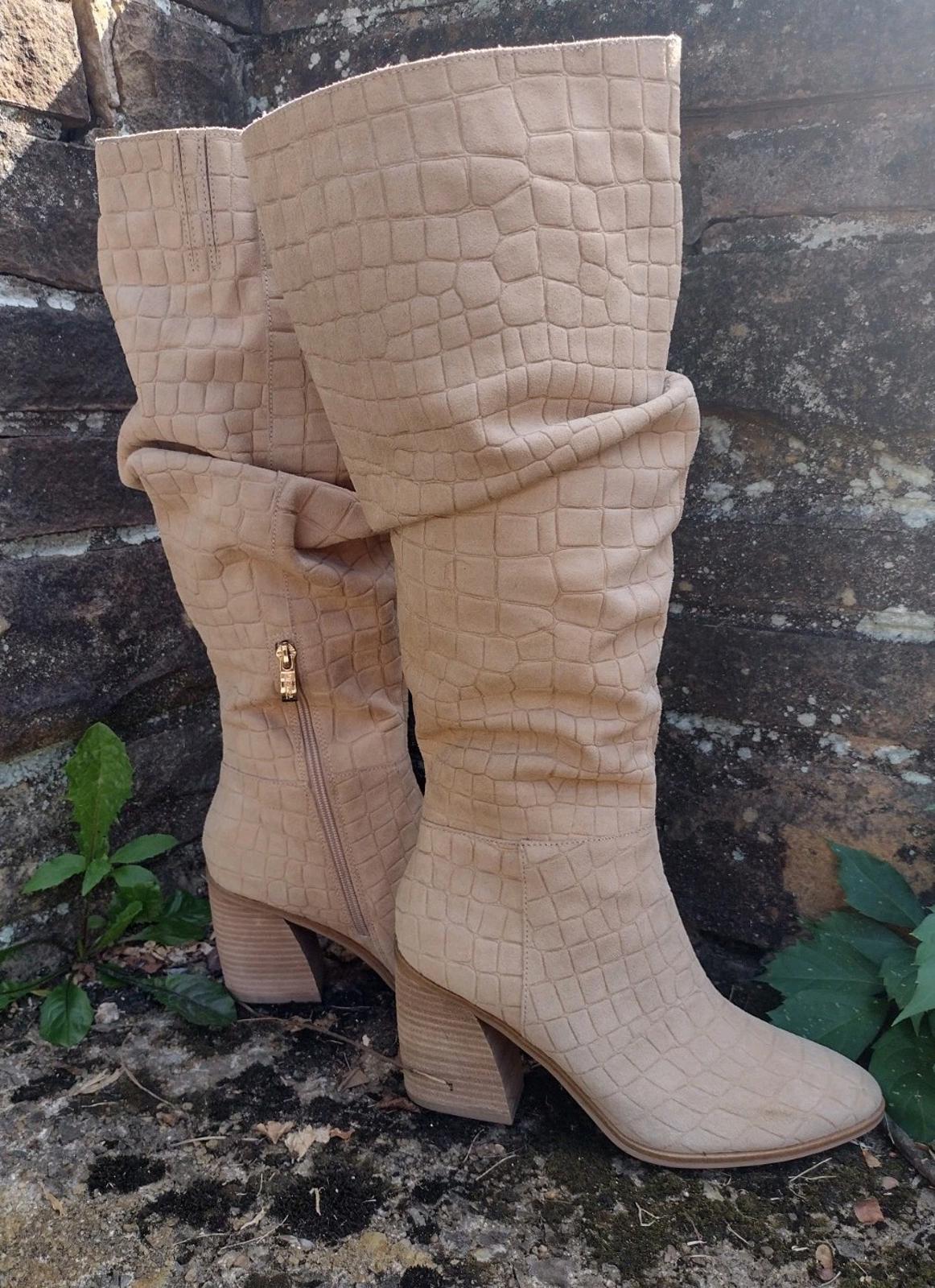 Michael By Michael Shannon New Millie Beige  Croc Embossed Suede Size 8.5