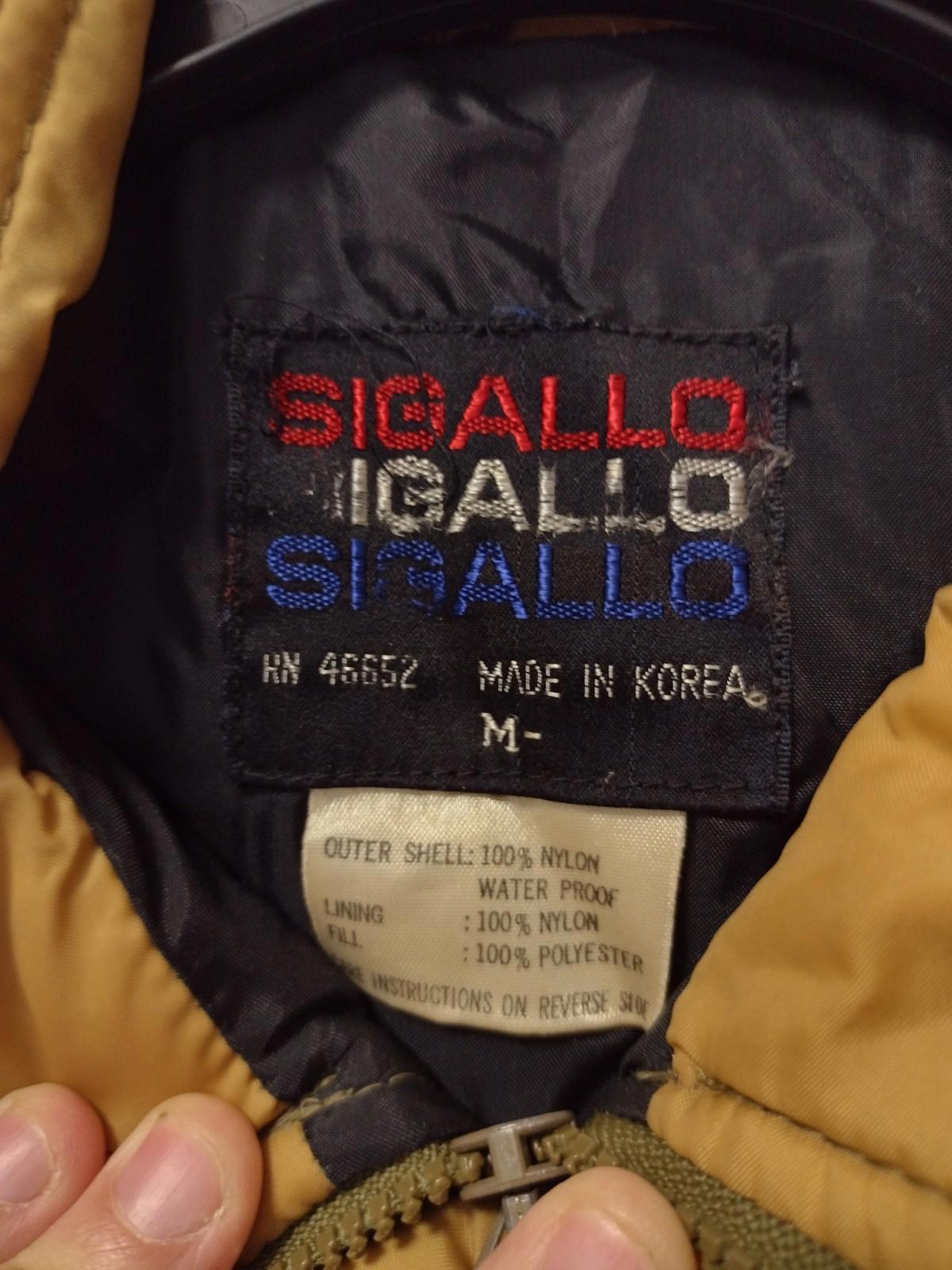 Vintage 70s Sigallo Padded Nylon Puffer Vest Rare Zigzag Stitch Gold Tan Sz M