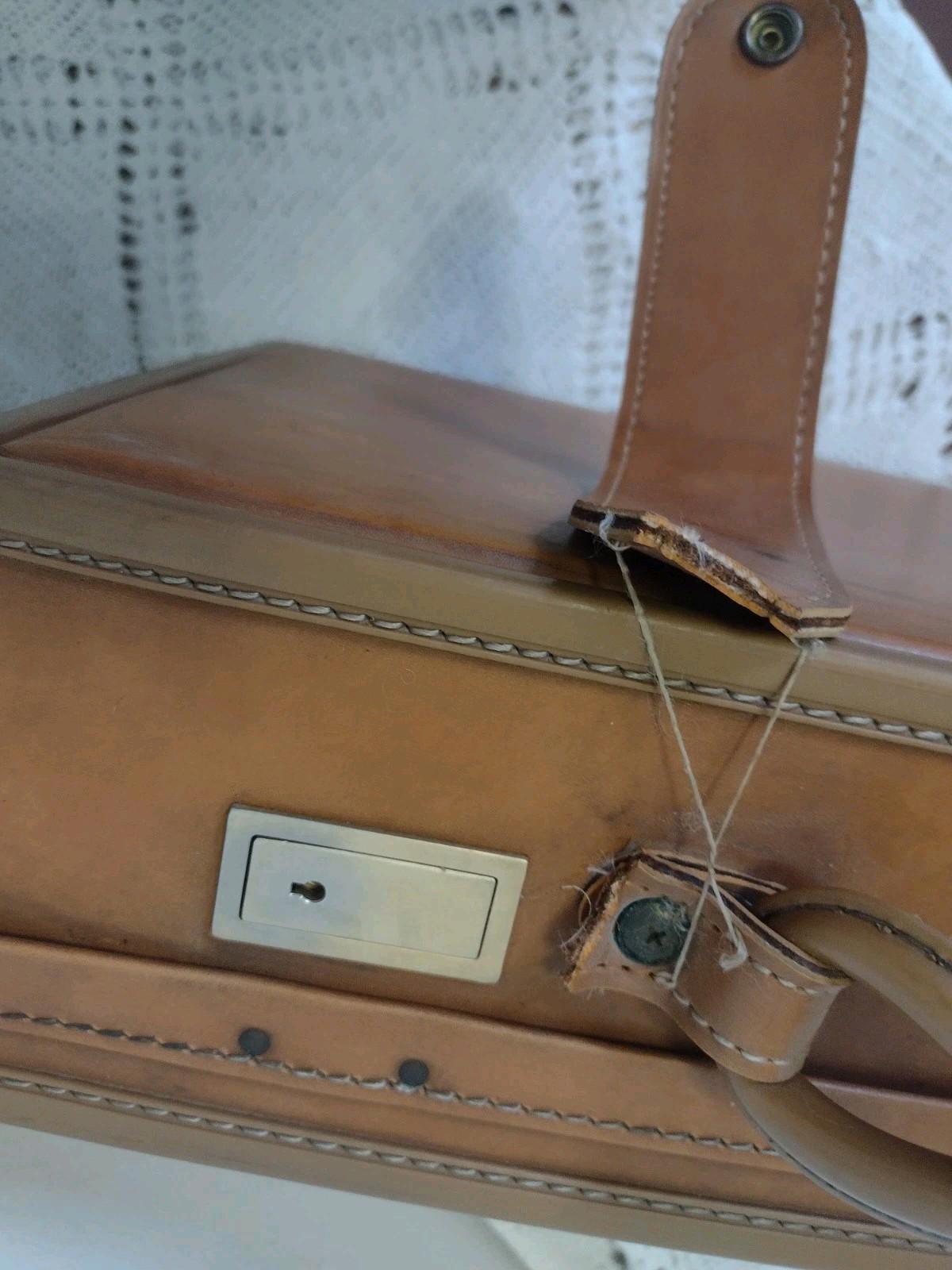1940s Hartmann Leather Suitcase 18.5x13.5x5 Paisley Lined Organizer Case